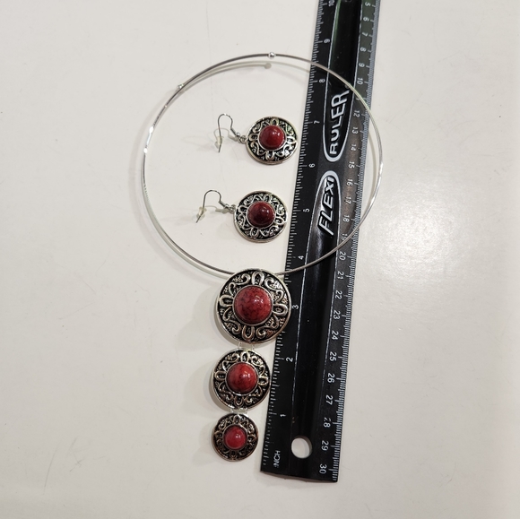 Silvertone & Red Cabachon Choker & Earrings "Costume Jewelry" (Set Of 2) - Picture 8 of 10